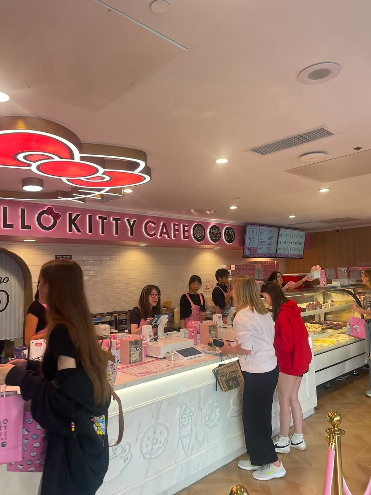 Barra principal del Hello Kitty Cafe Chicago