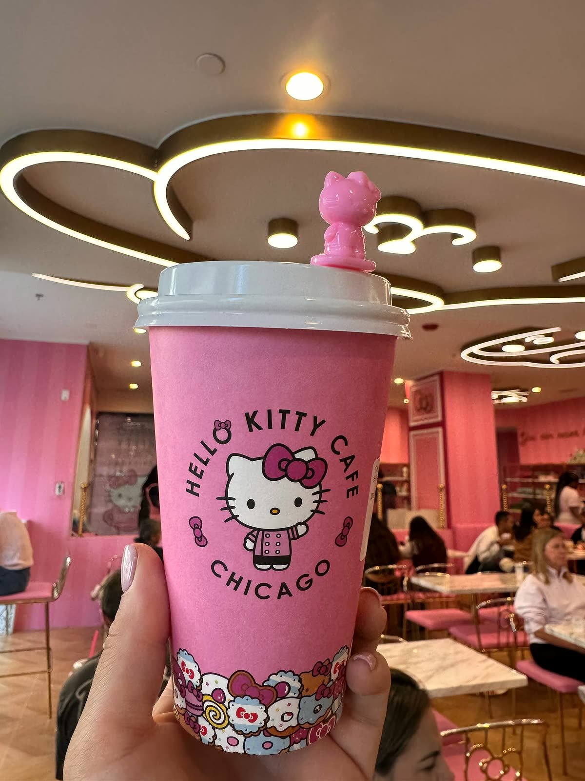 Vaso de café caliente del Hello Kitty Cafe Chicago